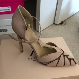 Madison Linette heels